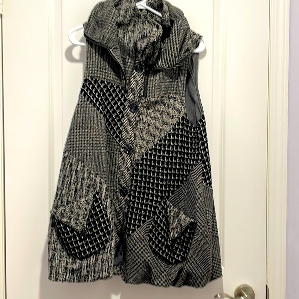 Warm Wool Sleevesless Sweater for Ladies